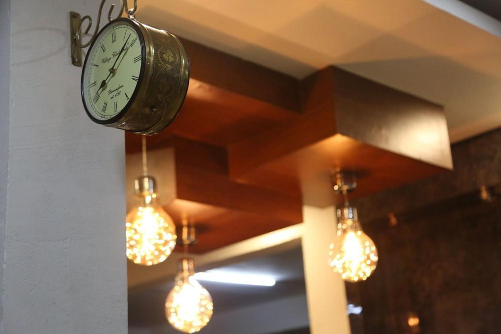 Kingsburyfiesta Hotel Vellore Bagian luar foto