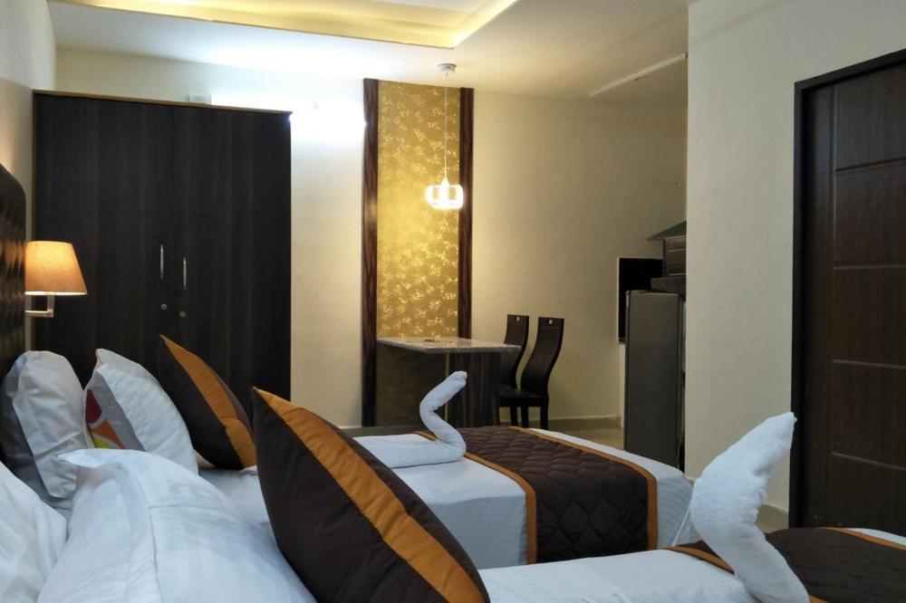 Kingsburyfiesta Hotel Vellore Bagian luar foto